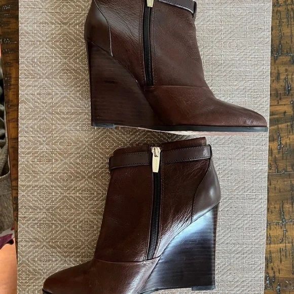 Brown Leather Wedge Ankle Boots Beautiful Brown Coach Booties - Picture 7 of 9